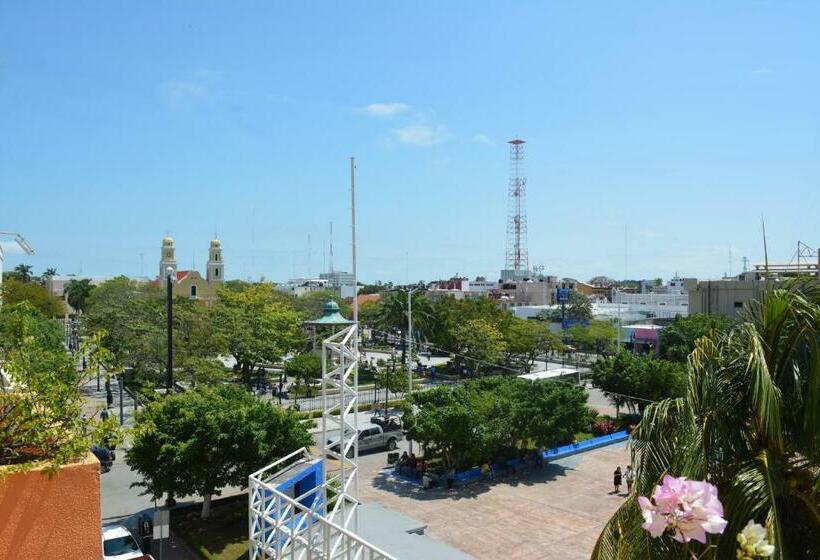 غرفة قياسية مزوَّدة بشُرفة, Del Parque