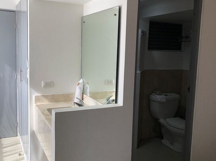 غرفة قياسية مزوَّدة بشُرفة, Del Parque