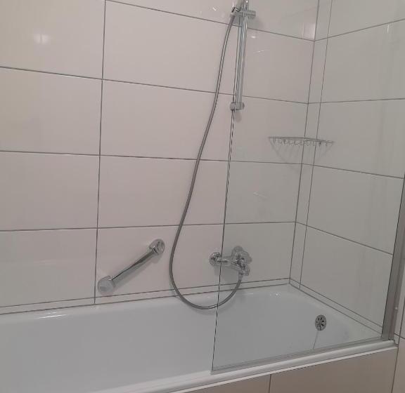 バルコニー付きスタンダードトリプルルーム, Gasthof Liebetegger