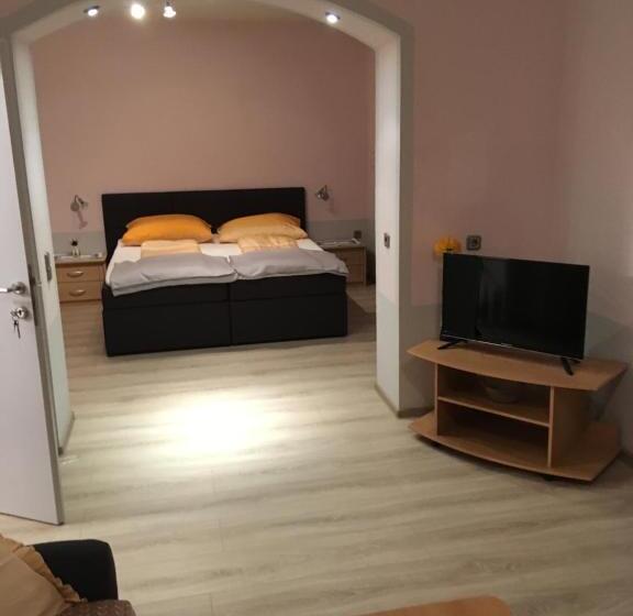 バルコニー付きスタンダードトリプルルーム, Gasthof Liebetegger