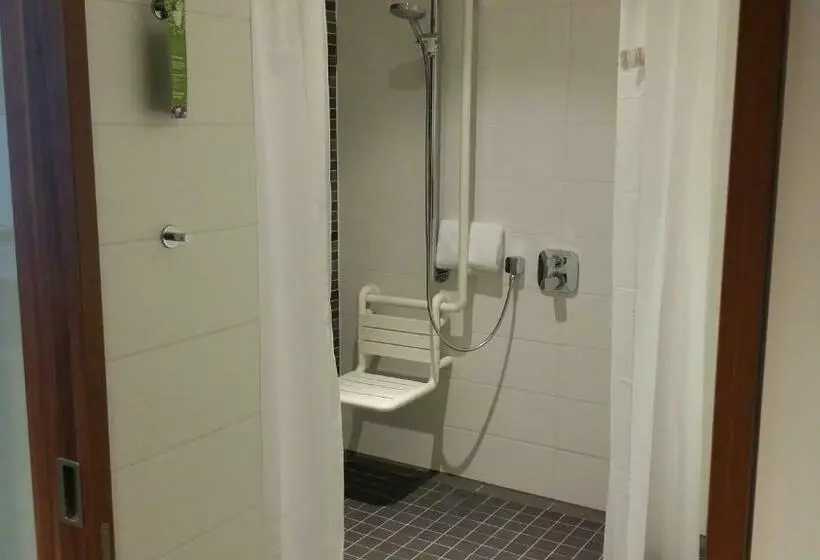 اتاق استاندارد برای معلولان, Hampton By Hilton Hamburg City Centre