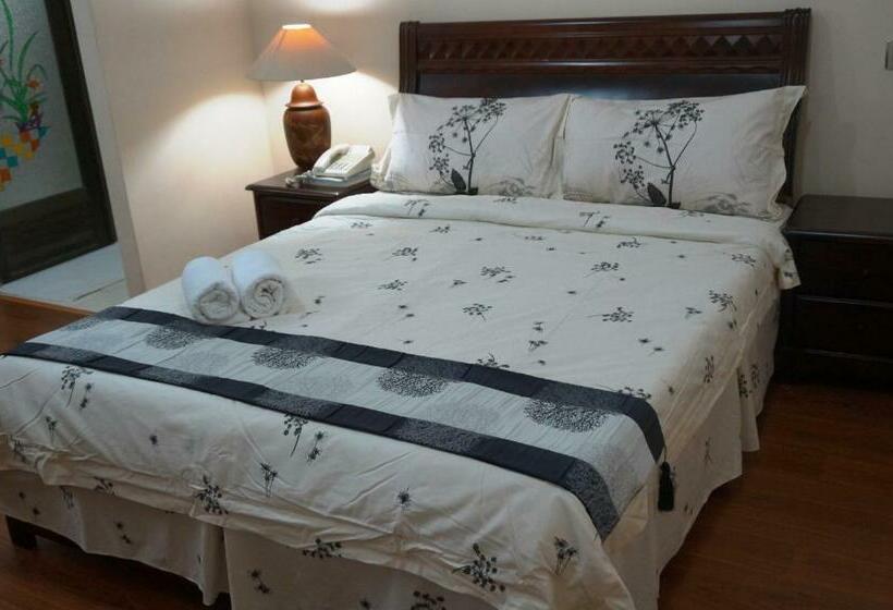 اتاق لوکس, Jeruton