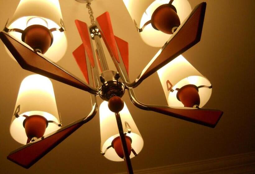 سوییت اجرایی, Jeruton