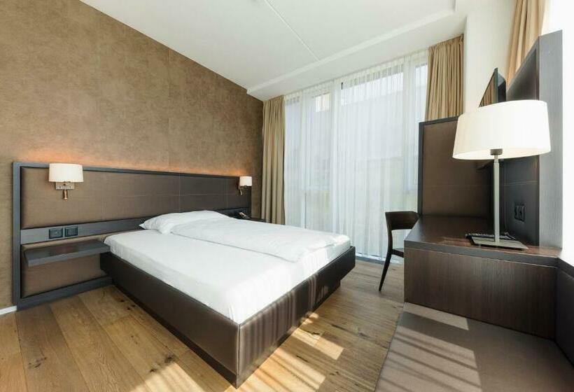 اتاق استاندارد, Kommod