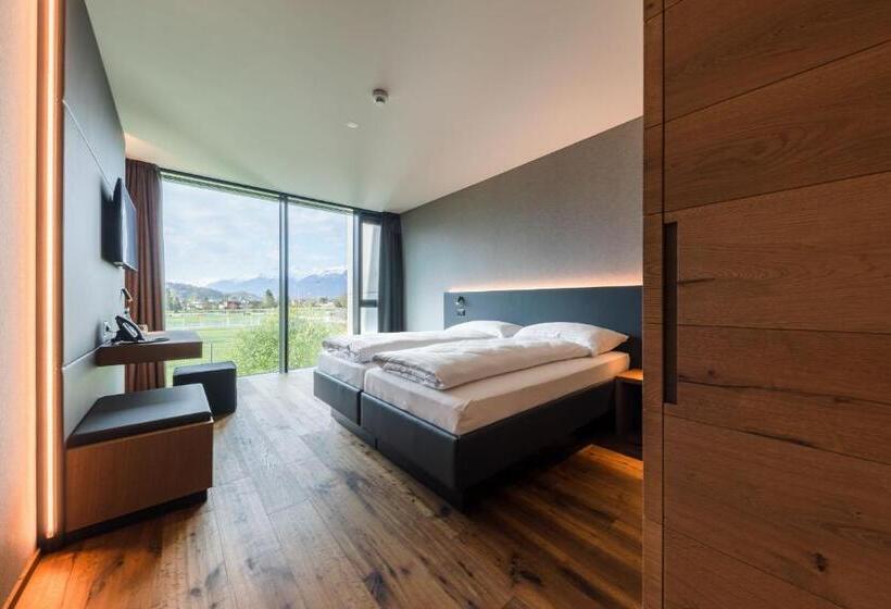 اتاق سوپریور, Kommod