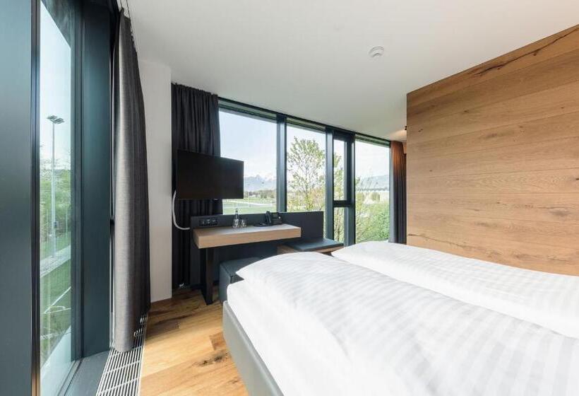 اتاق سوپریور, Kommod