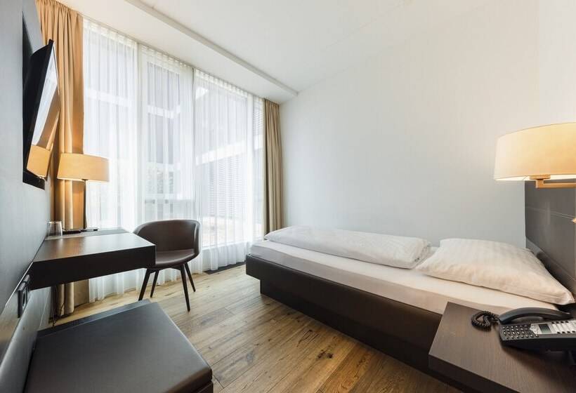 اتاق استاندارد یک نفره, Kommod