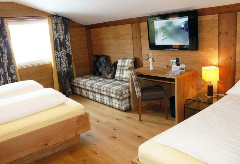 스탠다드 트리플 룸, Kristall