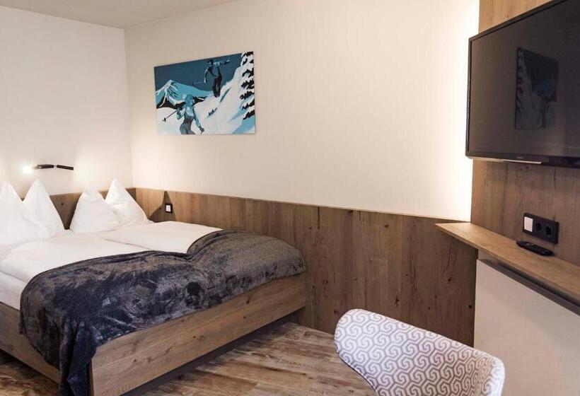 스탠다드 발코니 스튜디오, Kristall