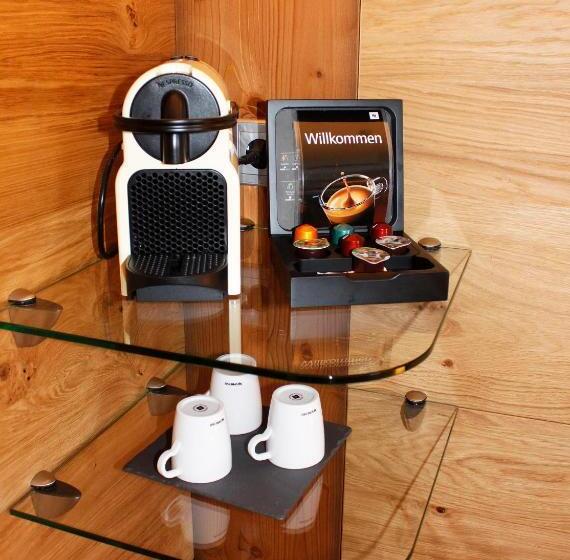 스탠다드 스튜디오, Kristall