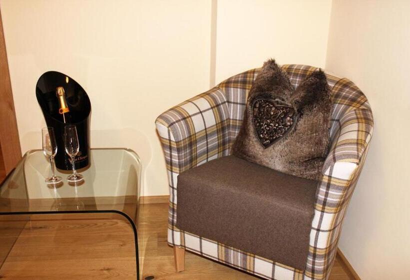 스탠다드 스튜디오, Kristall