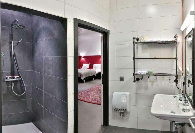 Номер Стандарт, Moon