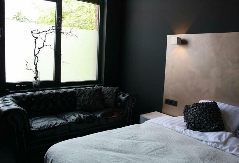 Номер Стандарт, Moon