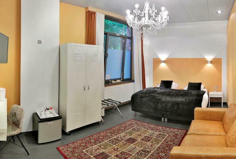 Номер Стандарт, Moon