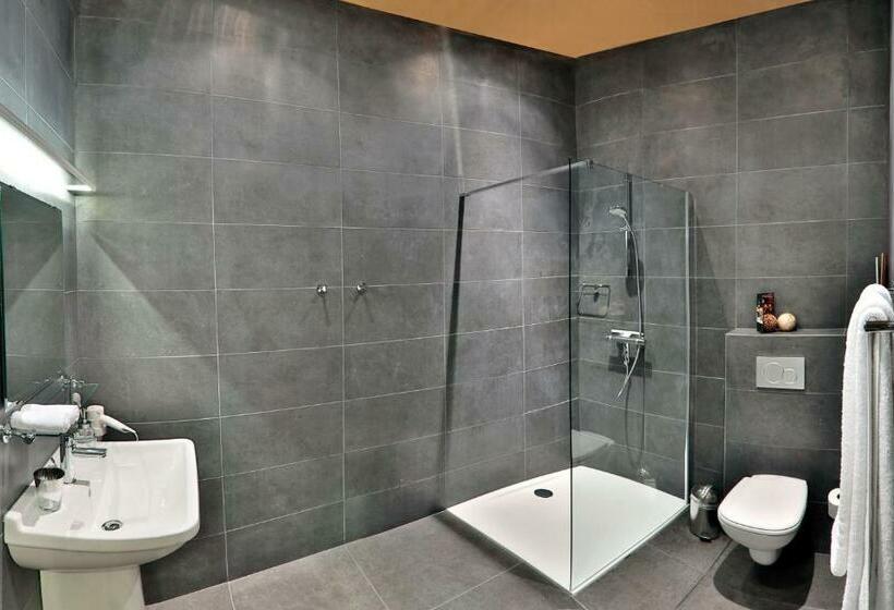 Номер Стандарт, Moon