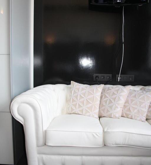 Номер Стандарт, Moon