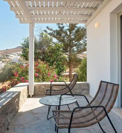 Superior suite with garden view, Osom Resort