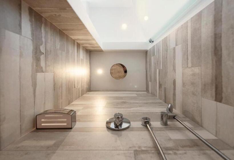 Superior suite with garden view, Osom Resort