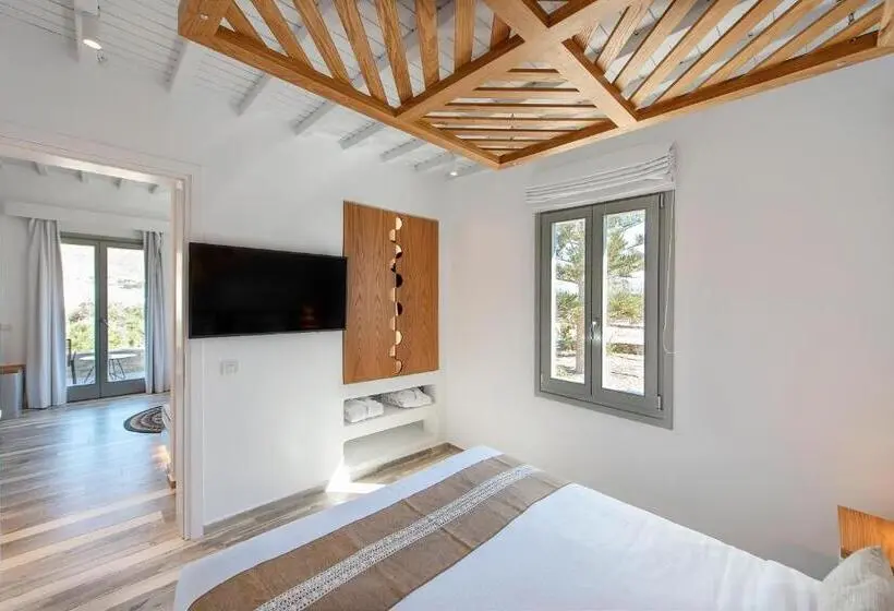 Superior suite with garden view, Osom Resort