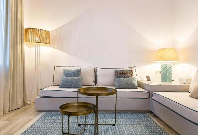 سوییت با چشم‌انداز دریا, Osom Resort