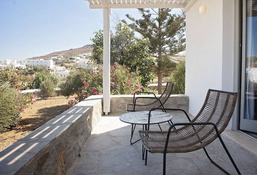 Superior suite with garden view, Osom Resort