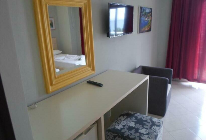 Triple Room Sea View, Pini
