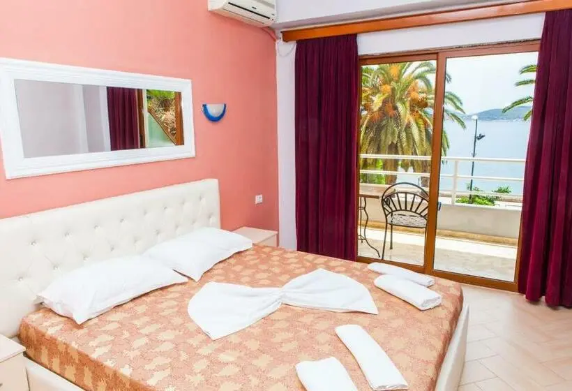 Habitació Estàndard Vista Mar amb Balconada, Pini