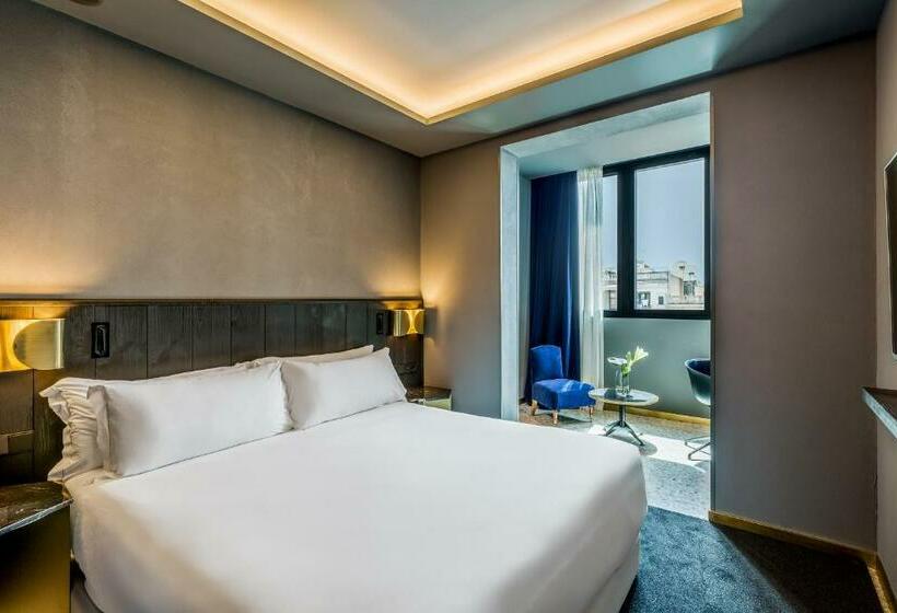 Номер Deluxe, Room Mate Gerard