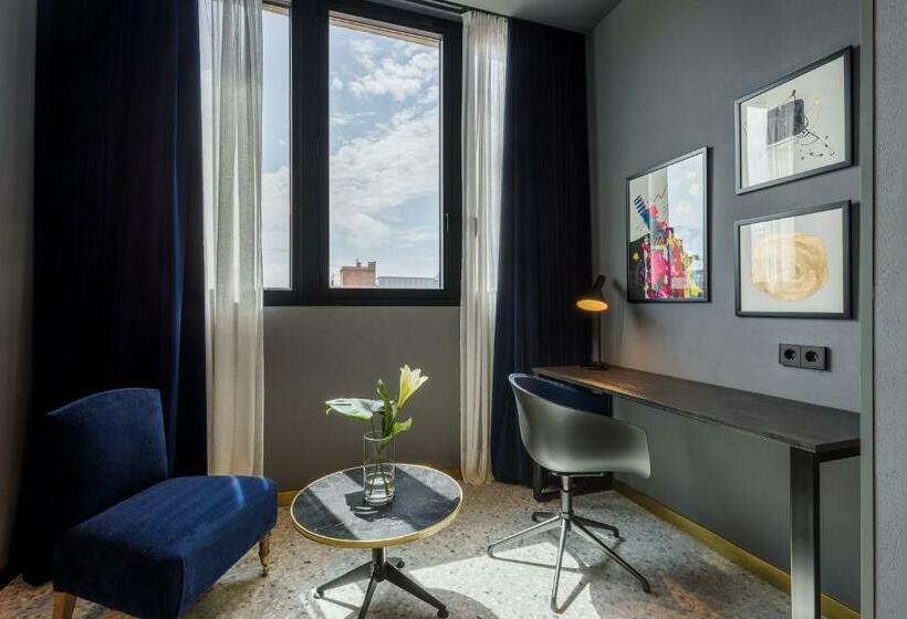 Номер Deluxe, Room Mate Gerard