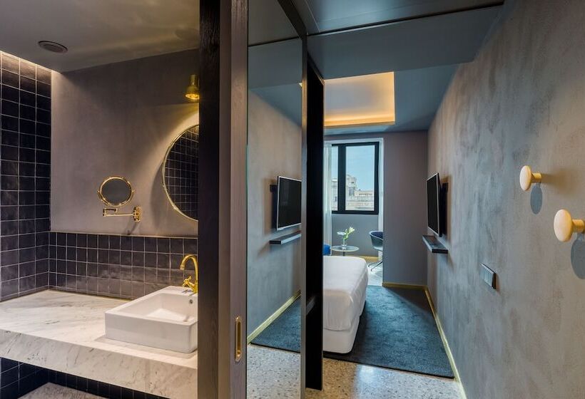 Номер Deluxe, Room Mate Gerard