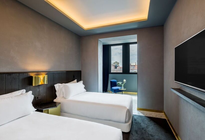 Номер Deluxe, Room Mate Gerard