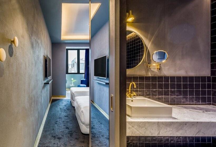 Номер Deluxe, Room Mate Gerard