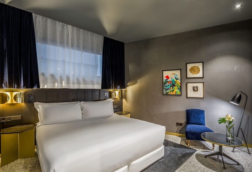 Номер Basic, Room Mate Gerard