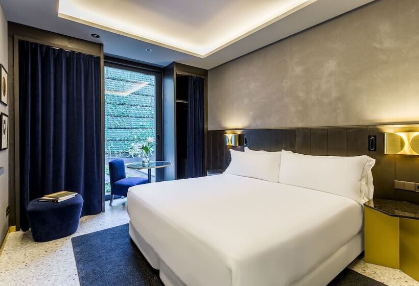 Номер Стандарт, Room Mate Gerard