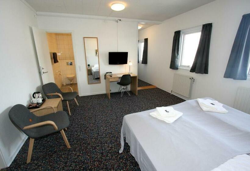 اتاق خانوادگی, Søma Sisimiut