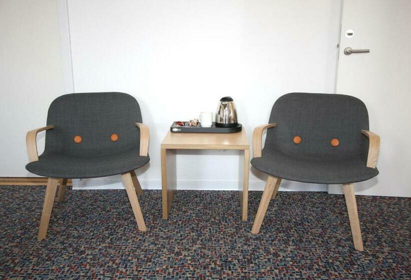 اتاق خانوادگی, Søma Sisimiut