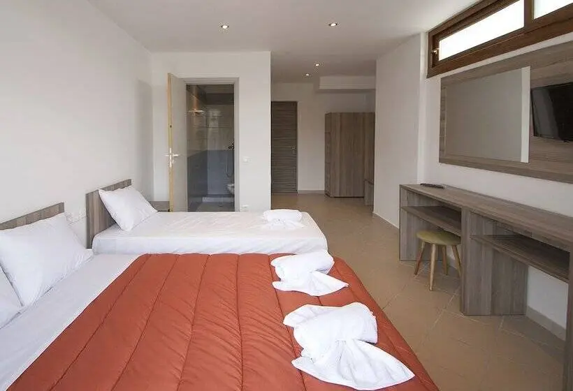 اتاق استاندارد سه نفره, Pineapple Skiathos