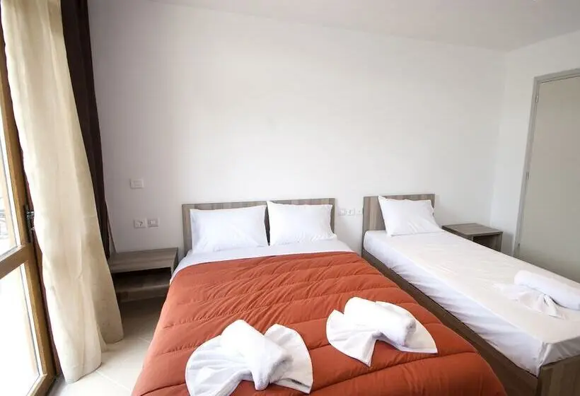 اتاق استاندارد سه نفره, Pineapple Skiathos