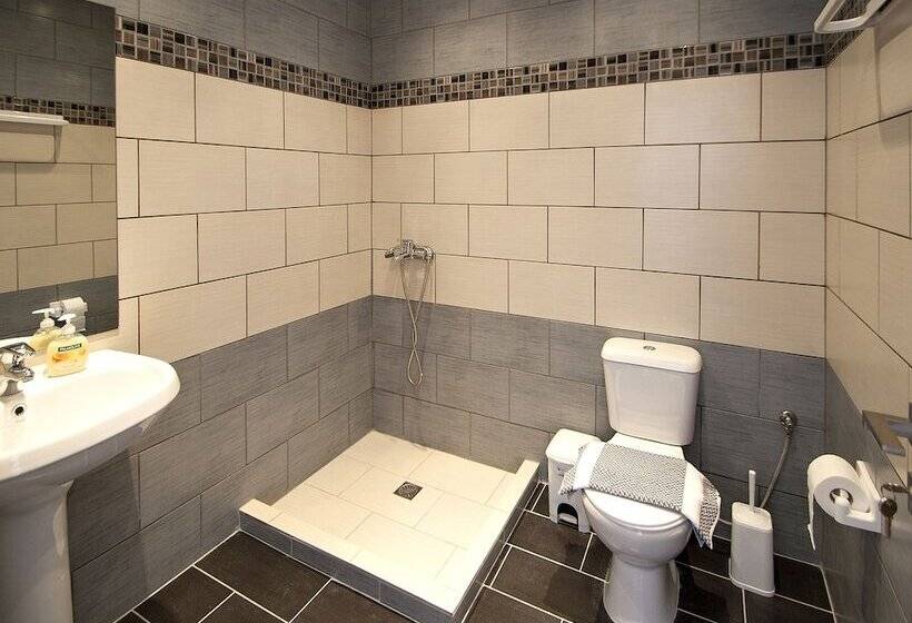 غرفة قياسية رباعية, Pineapple Skiathos