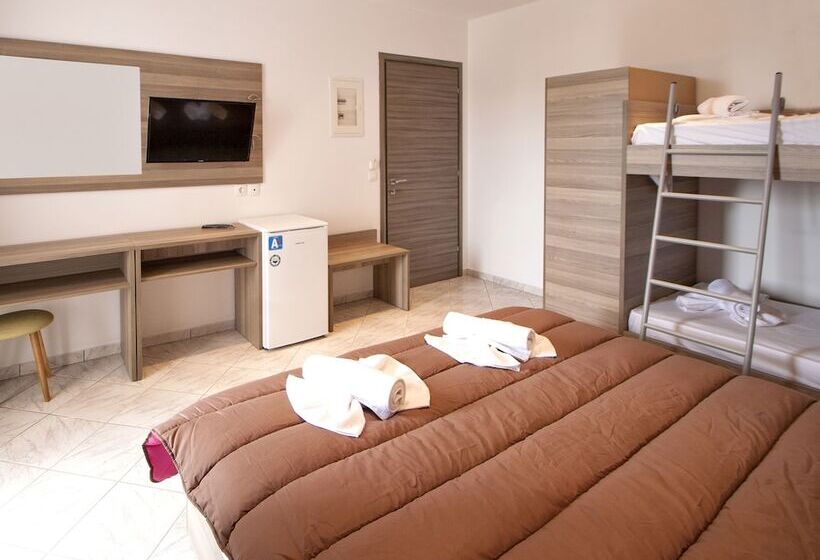 4인용 스탠다드 룸, Pineapple Skiathos