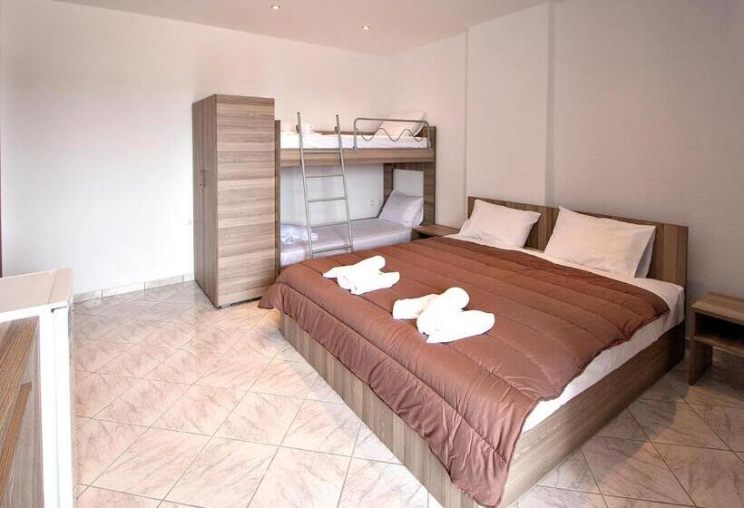 4인용 스탠다드 룸, Pineapple Skiathos
