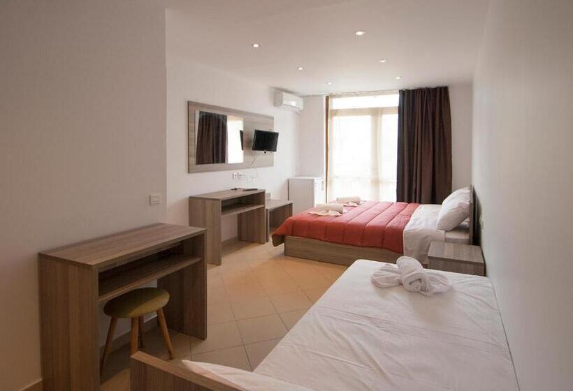 غرفة قياسية ثلاثية, Pineapple Skiathos