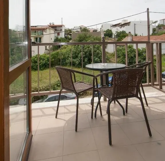اتاق استاندارد سه نفره, Pineapple Skiathos