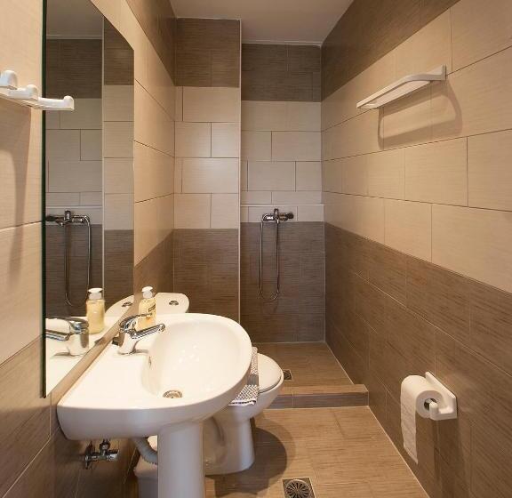 غرفة قياسية ثلاثية, Pineapple Skiathos