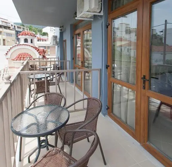 اتاق استاندارد سه نفره, Pineapple Skiathos
