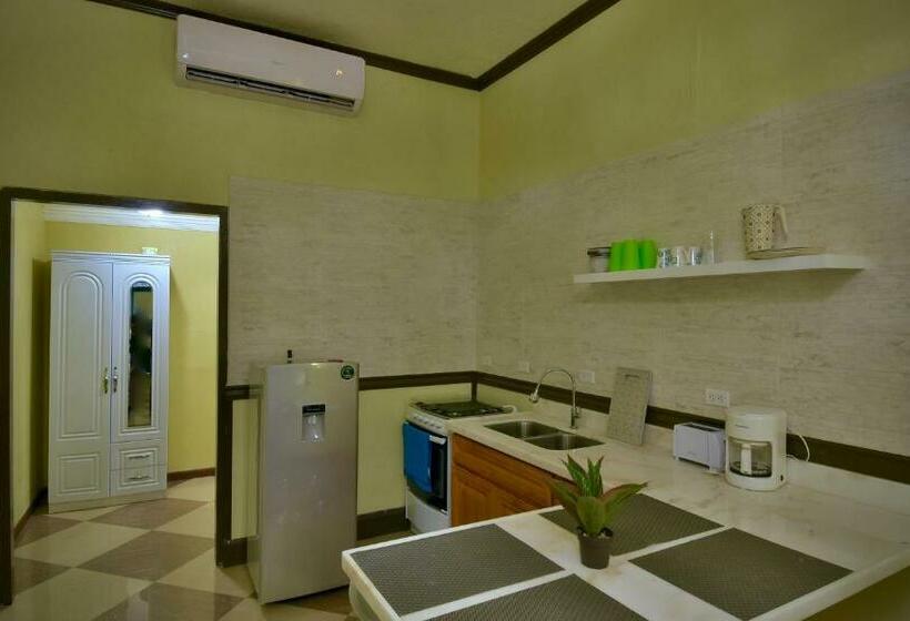 استودیوی استاندارد, Pista Q Hostel And Apartments