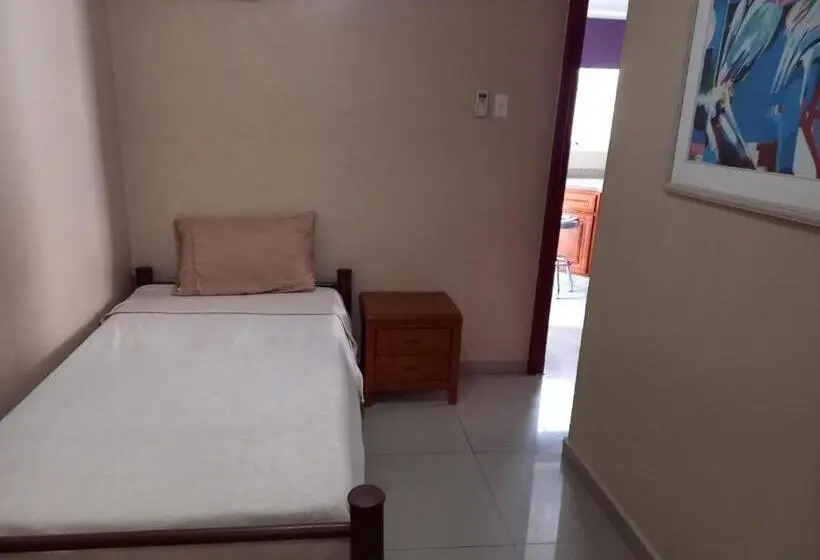 اتاق استاندارد یک نفره, Pista Q Hostel And Apartments