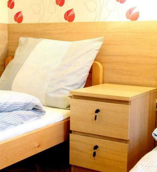 Семейный Номер Economy, East Station Private Rooms & Apartments