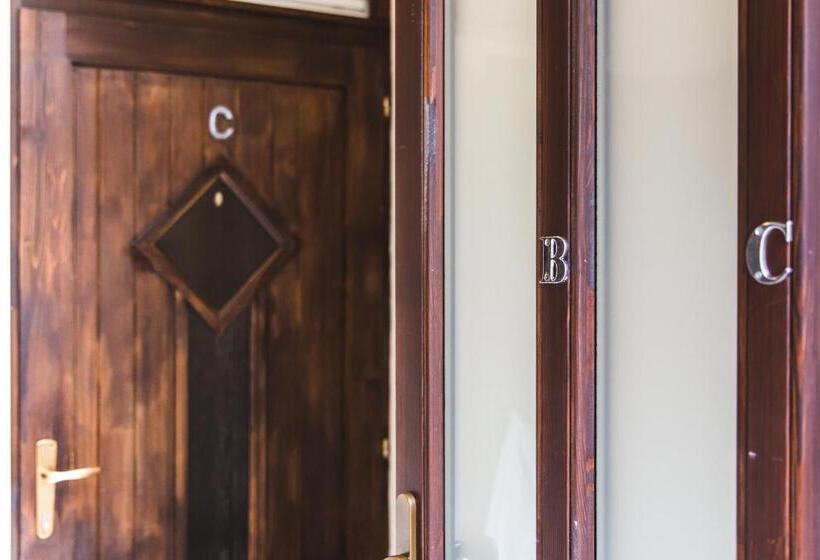 Апартаменты Deluxe 1 Спальня, East Station Private Rooms & Apartments
