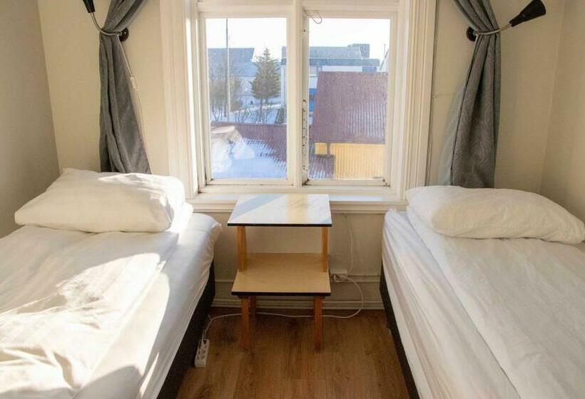 اتاق پایه با سرویس بهداشتی مشترک, Puffin Hotel Vík